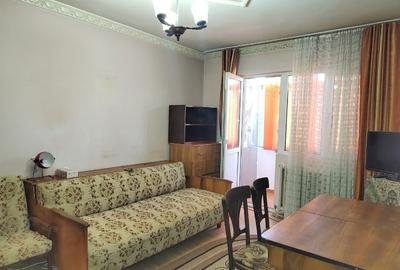 VAND APARTAMENT 2 CAMERE ZONA STADION-LANGA MAGAZIN BERLIN - 1