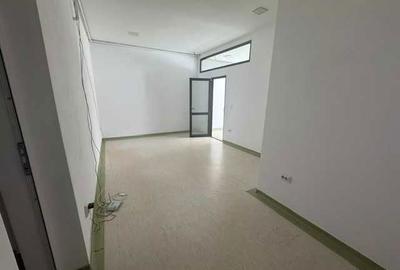 Spațiu comercial, de 64 mp, în Central - 3