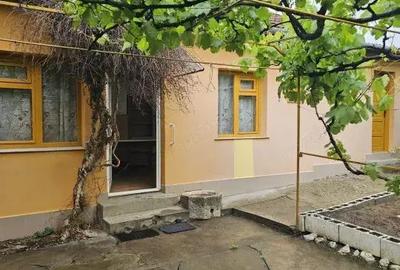 Casă cu 5 camere cu Teren 780 Mp în Gării - 2