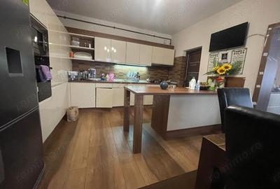 Casă cu 6 camere cu Teren 252 Mp în Semicentral - 10