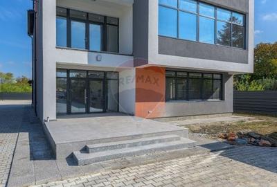 Spațiu comercial, de 410 mp, în Nord - 2