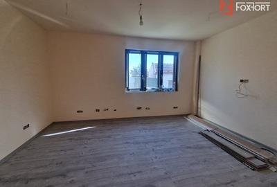 Duplex cu 4 camere cu Canalizare în Moșnița Nouă - 4