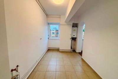 PROPRIETAR - Vand apartament renovat  2 camere - Blvd. Grivitei - 5