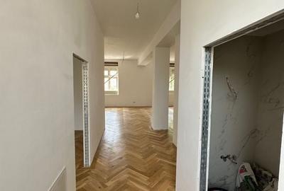 Apartament renovat în clădire istorică - are garaj - 18