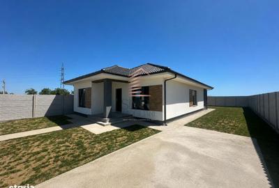 Casă cu 4 camere decomandat în Sântandrei - 1