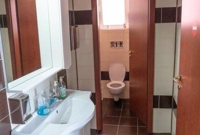 Spațiu comercial, de 1,340 mp, în Central - 4