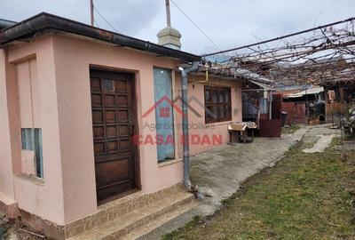 Casă cu 3 camere în Bănești - 1