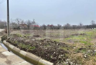 Teren de 1331 mp, în Central