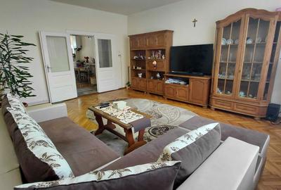 Casă cu 4 camere decomandat în Central - 7