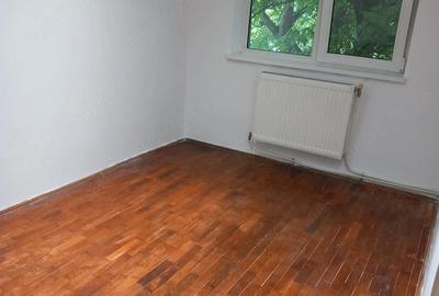 Apartament cu 3 camere semidecomandat în Gară - 1