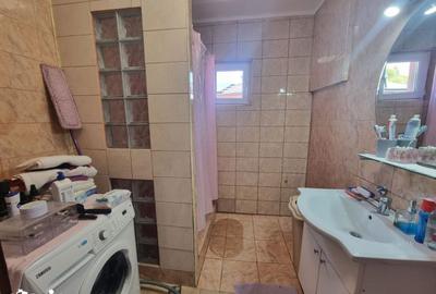 Casă cu 3 camere cu Teren 334 Mp în Central - 9