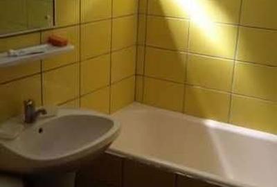 Apartament cu 3 camere decomandat în Rovine - 1