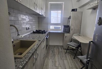 Apartament cu 2 camere semidecomandat în Olteniței