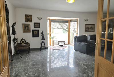 Casă individuală cu 4 camere cu Canalizare în Central - 2