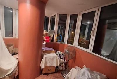 Apartament trei camere Tudor Vladimirescu etaj 3/8 Apartament trei camere Tudor Vladimirescu etaj 3/8 - 3