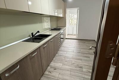 Apartament cu 3 camere decomandat în Piața Centrală - 7