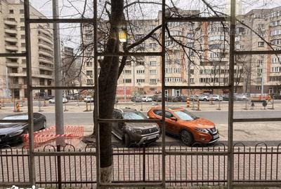 Spațiu comercial, de 40 mp, în Muncii - 7