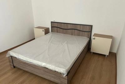 Garsonieră decomandată în Titan