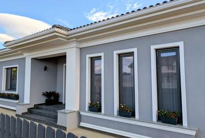 Casă cu 4 camere în Central - 1