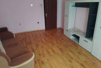 Garsonieră decomandată în Exterior Vest - 3