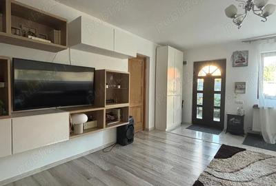 Casa de vanzare cartier 23 august - 4