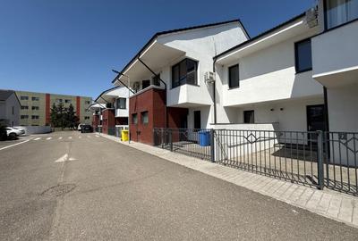 Duplex cu 4 camere cu Canalizare în Central - 2