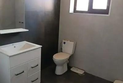 Casă cu 4 camere cu Canalizare în Afumați - 16