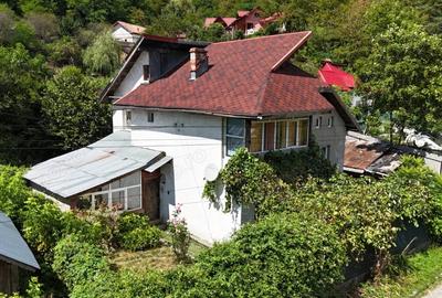 Casa de vanzare zona centrala langa magazinul Penny Brezoi - 1