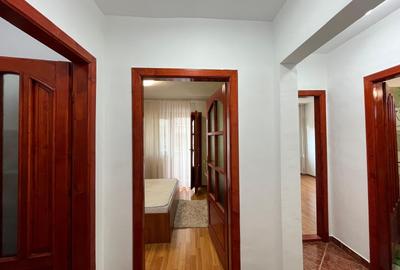 Apartament 3 camere, două băi , etaj4/10, Nufărul , Oradea. - 5