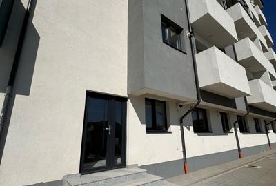 Spatiu Comercial - parter ansamblu Rezidential- in statia STB- Proprietar - 5