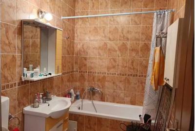 Apartament cu 2 camere semidecomandat în Florești