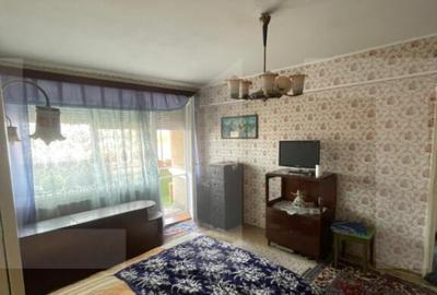 Apartament cu 2 camere semidecomandat, mobilat în Central