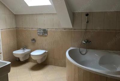 Casă cu Teren 600 Mp în Central - 3