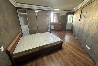 Apartament cu 2 camere decomandat în Romană