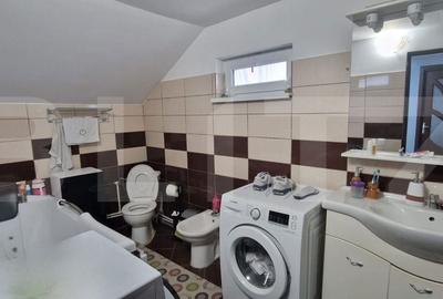 Casă cu 4 camere în Albești - 12