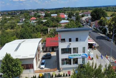 Spațiu comercial, de 90 mp, în Central - 3