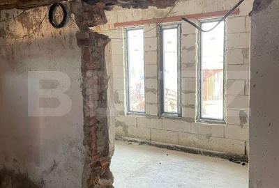 Casă cu 4 camere cu Teren 867 Mp în Jichișu de Jos