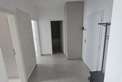 Apartament cu 2 camere decomandat în Tractorul - 5