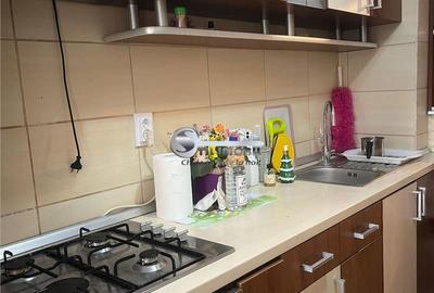 Apartament cu 3 camere decomandat în Hala Centrală