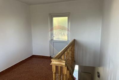 Casa spatioasa in Ciritei, gata de mutat - 17