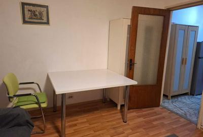 Garsonieră decomandată în Drumul Taberei
