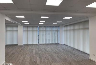 Spațiu comercial, de 55 mp, în Central