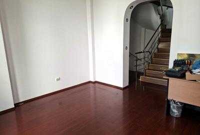 Casă individuală cu 10 camere cu Canalizare în Doamna Ghica - 14