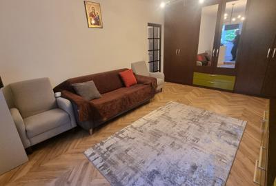 Apartament cu 4 camere decomandat în Apărătorii Patriei - 33