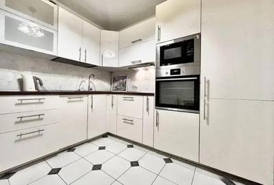 Garsonieră decomandată în Gorjului