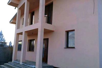 Casă cu 5 camere cu Teren 295 Mp în Central - 13