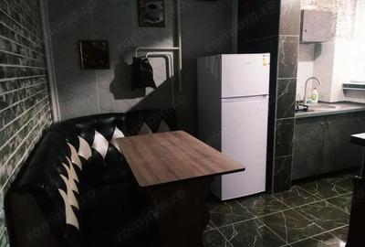 Garsonieră decomandată în Titan