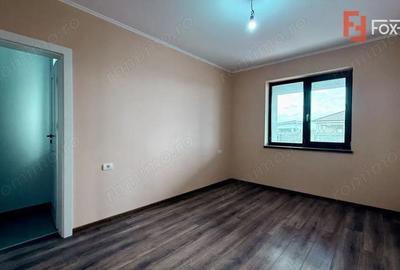 Casă cu 3 camere cu Teren 325 Mp în Sânandrei