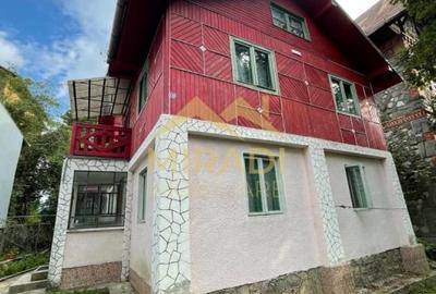 Casă cu 7 camere cu Canalizare în Central - 4