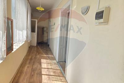 Casă cu 5 camere cu Teren 1010 Mp în Ultracentral - 4